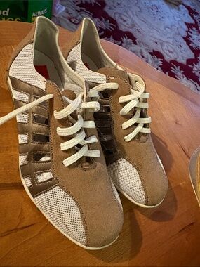 Rieker Women's Tan and White Casual Lace-Up Sneakers